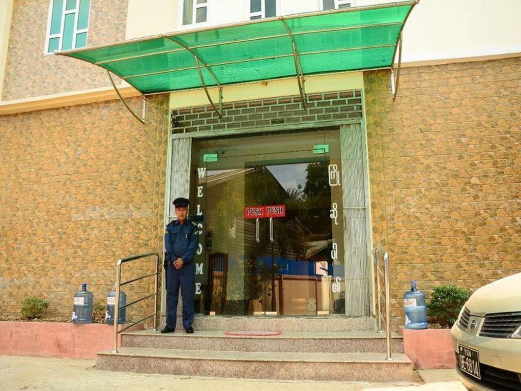 Real Link Hotel Yangon Exterior photo